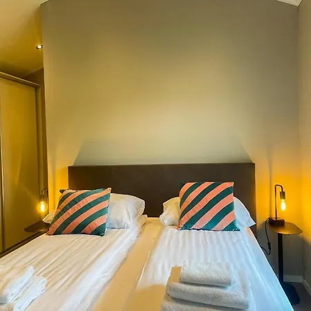 By Park Pond In The Netherlands Alpehytte *