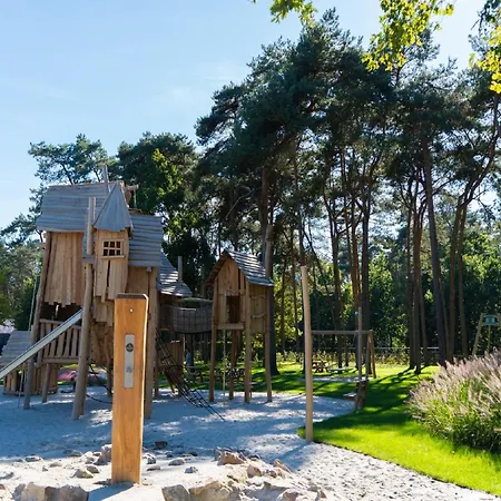 By Park Pond In The Netherlands * 벨트호벤