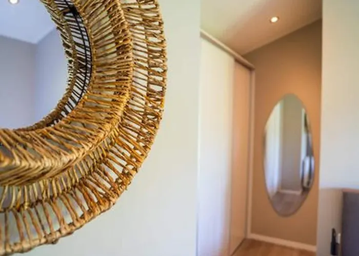 By Park Pond In The Netherlands Σαλέ Veldhoven