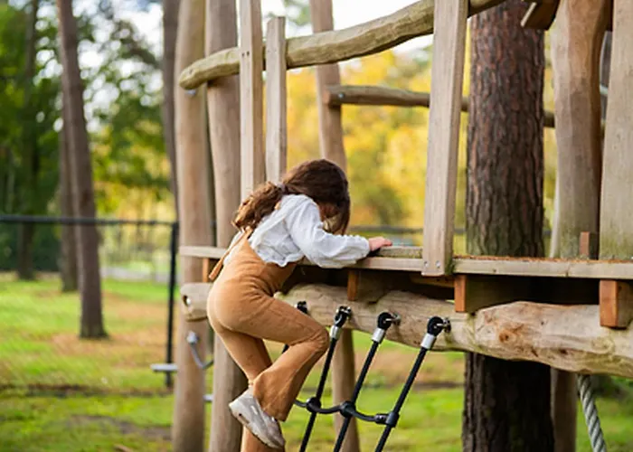 Σαλέ By Park Pond In The Netherlands