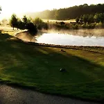 샬레 By Park Pond In The Netherlands 벨트호벤